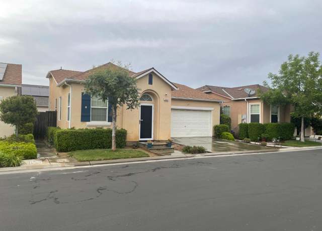 Property at 5603 N Avocado Ln, Fresno, CA 93711, 2 beds, 2 baths