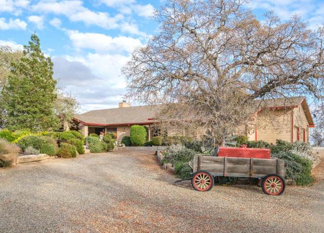 Property at 41849 John Muir Dr, Coarsegold, CA 93614, 3 beds, 3 baths