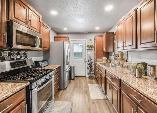 Property at 1910 S Baird Ct, Fresno, CA 93702, 3 beds, 1.5 baths