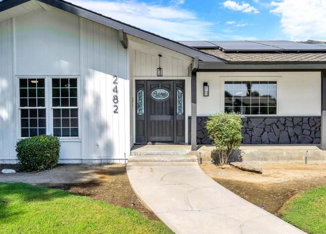 Property at 2482 Country Club Ln, Selma, CA 93662, 4 beds, 2.5 baths