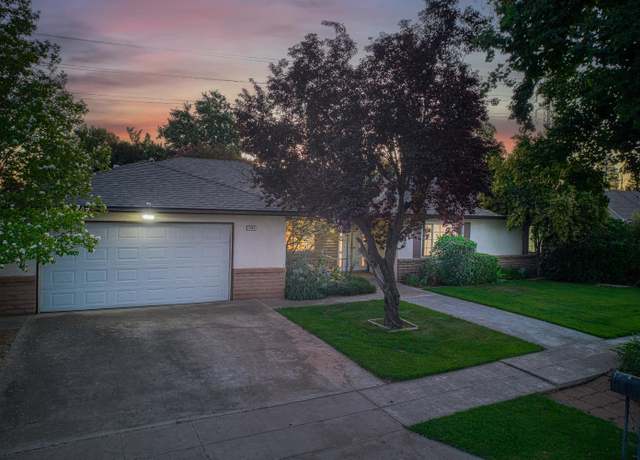 Property at 7343 N 4th St, Fresno, CA 93720, 3 beds, 2 baths