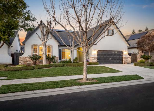 Property at 541 W Warwick Ave, Clovis, CA 93619, 3 beds, 2 baths