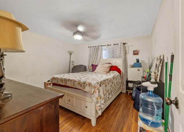 Property at 15011 Water Ave, Visalia, CA 93292, 3 beds, 2 baths