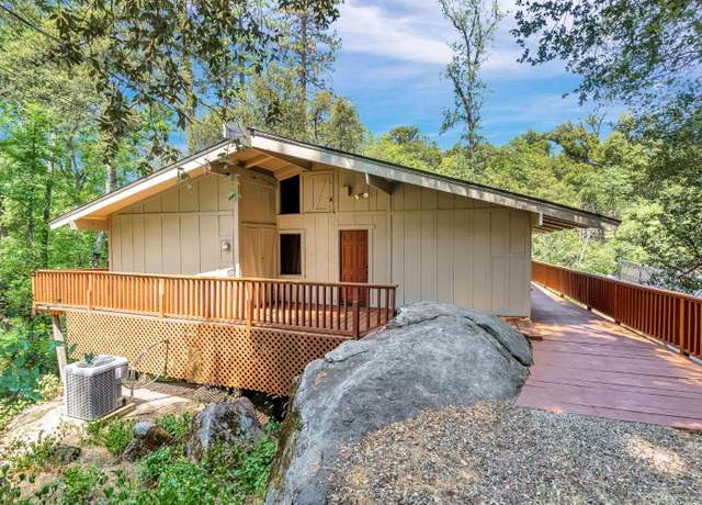 Property at 42882 Scenic Dr, Oakhurst, CA 93644, 2 beds, 2 baths