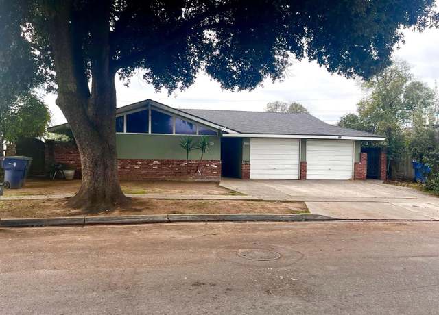 Property at 2915 N Pleasant Ave, Fresno, CA 93705, 4 beds, 2 baths