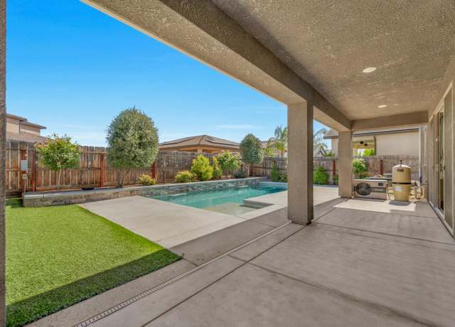 Property at 2653 Vermont Ave, Clovis, CA 93619, 4 beds, 3.5 baths
