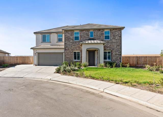 Property at 2027 N Bliss Ave, Fresno, CA 93727, 5 beds, 4 baths