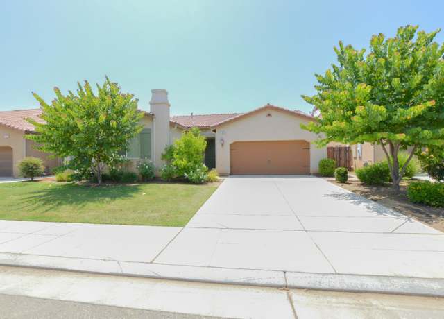 Property at 1056 Encino Ave, Clovis, CA 93619, 4 beds, 2.25 baths