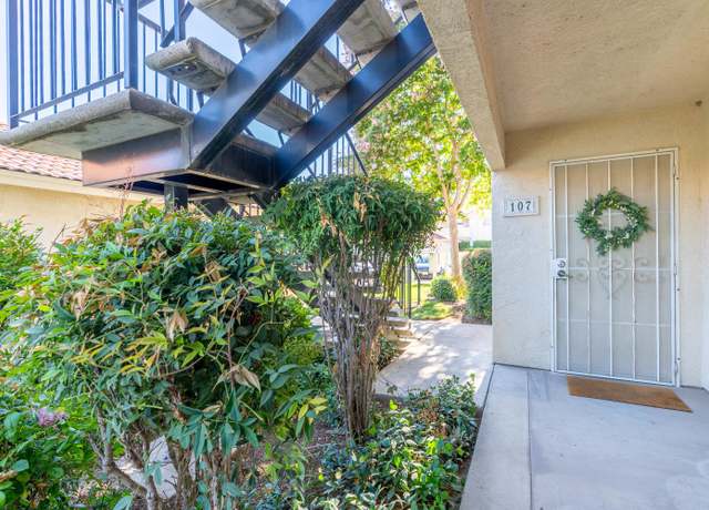 Property at 1542 E Alluvial Ave #107, Fresno, CA 93720, 2 beds, 1.75 baths