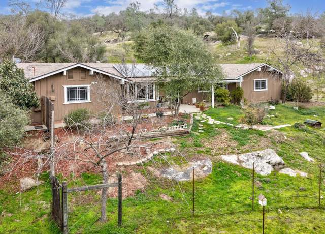 Property at 41925 Longhollow Dr, Coarsegold, CA 93614, 4 beds, 3 baths