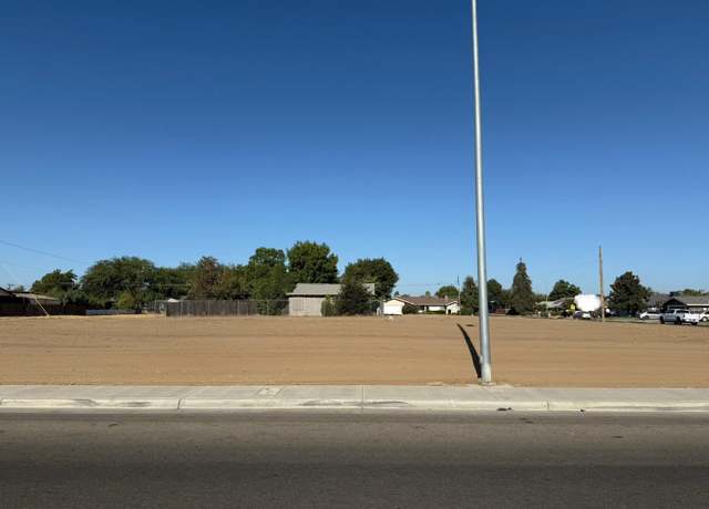 Property at 835 N Hayes, Dinuba, CA 93618