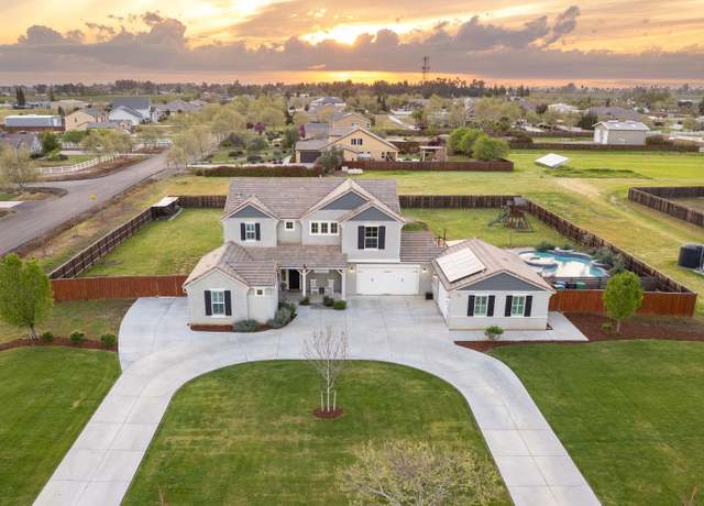 Property at 3887 N Condor Ct, Sanger, CA 93657, 6 beds, 4 baths