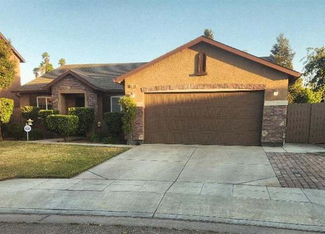 Property at 5788 E Mono St, Fresno, CA 93727, 3 beds, 2 baths