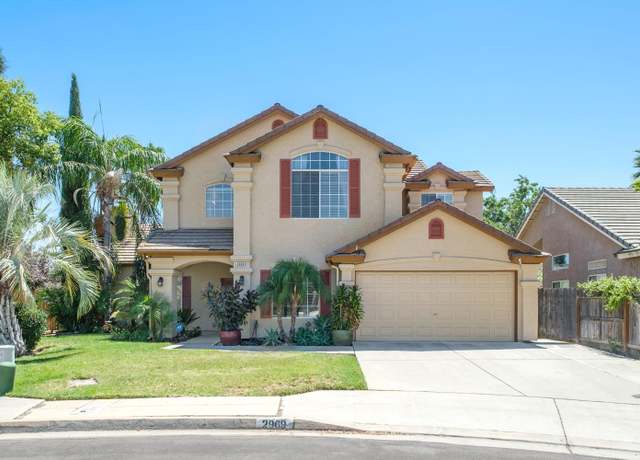 Property at 2969 E Pryor Dr, Fresno, CA 93720, 5 beds, 2.75 baths