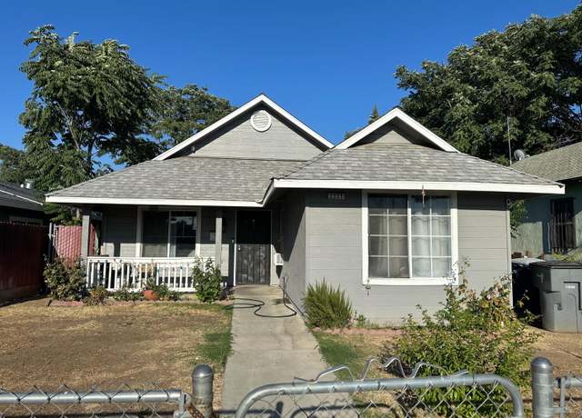 Property at 2225 S Poppy Ave, Fresno, CA 93706, 3 beds, 2 baths