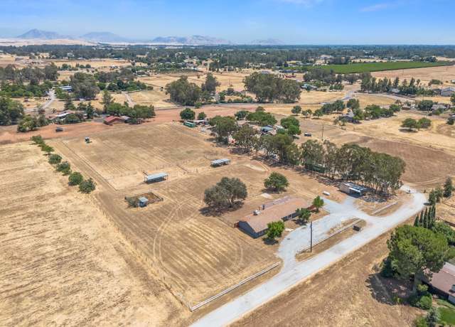 Property at 10485 E Herndon Ave, Clovis, CA 93619, 3 beds, 2 baths