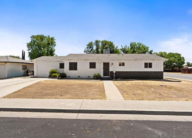 Property at 233 W Spring Ln, Lemoore, CA 93245, 3 beds, 2 baths
