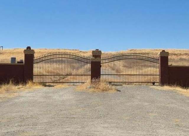 Property at 15660 E Griffith Ave, Sanger, CA 93657