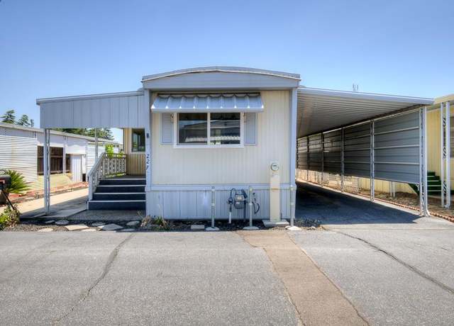 Property at 1724 Minnewawa Ave #227, Clovis, CA 93612, 2 beds, 2 baths