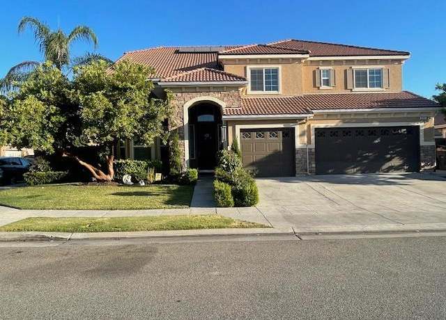 Property at 2291 E Prestwick Ave, Fresno, CA 93730, 5 beds, 3 baths