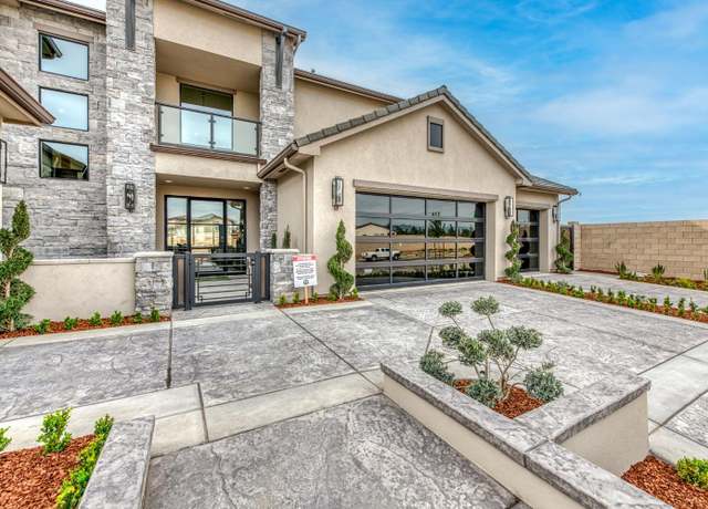 Property at 11417 N Portofino Dr, Fresno, CA 93730, 5 beds, 5.5 baths