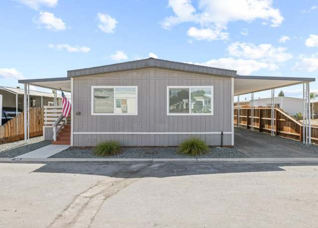 Property at 720 E Worth Ave, Porterville, CA 93257, 2 beds, 2 baths