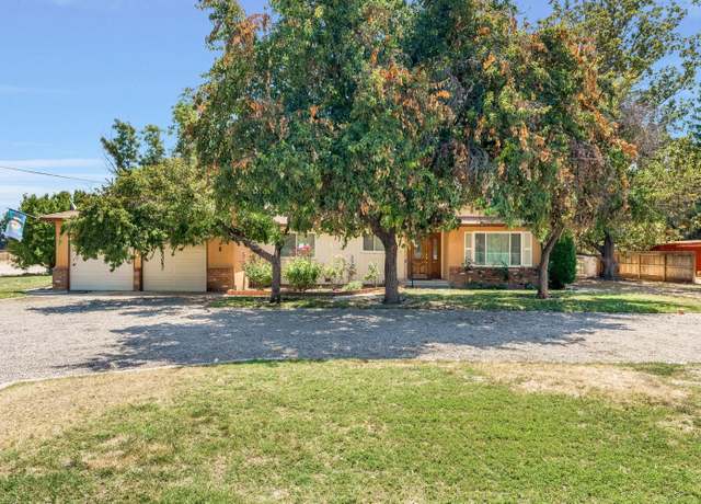 Property at 3850 N Del Rey Ave, Sanger, CA 93657, 3 beds, 2.5 baths