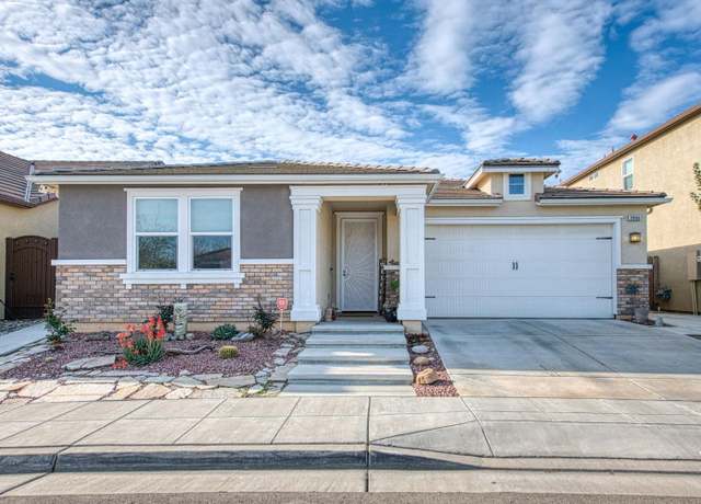 Property at 3866 Bellaire Ave, Clovis, CA 93619, 3 beds, 2 baths