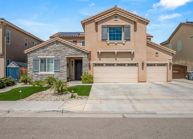 Property at 2127 Chennault Ave, Clovis, CA 93611, 4 beds, 3.25 baths