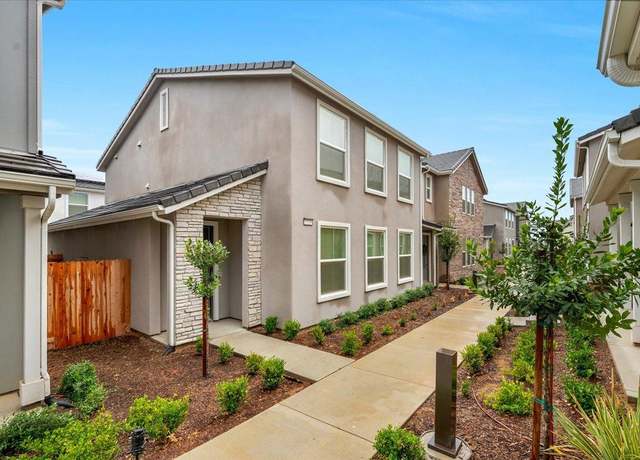 Property at 2725 E Teaberry Dr, Fresno, CA 93730, 3 beds, 2 baths