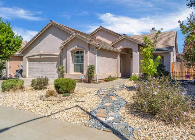Property at 2854 E Palisade Dr, Fresno, CA 93720, 4 beds, 3 baths