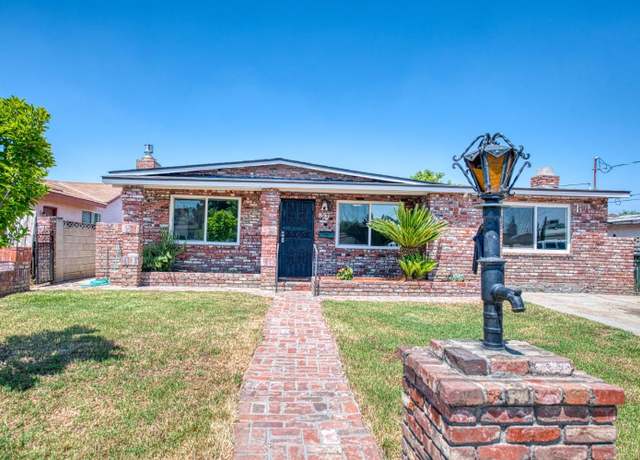 Property at 831 Roosevelt St, Kingsburg, CA 93631, 3 beds, 1 bath