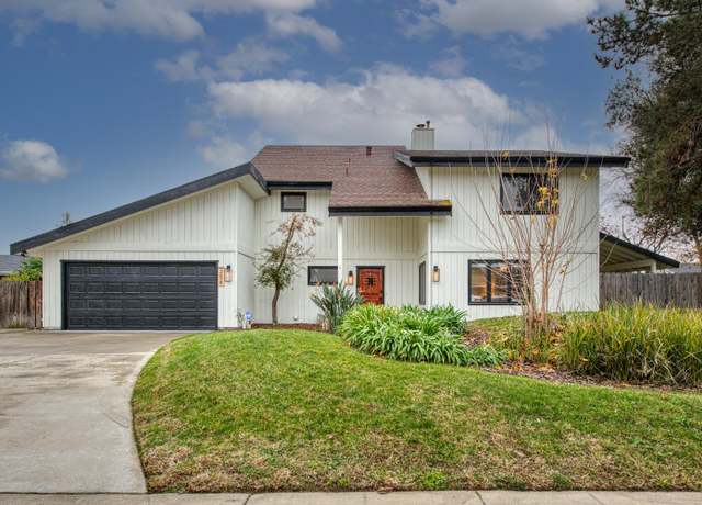 Property at 254 W Sierra Ave, Clovis, CA 93612, 4 beds, 3.5 baths