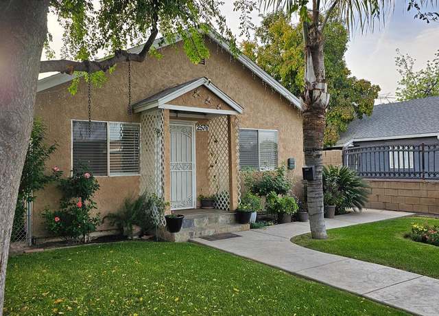 Property at 2576 S Cedar Ave, Fresno, CA 93725, 2 beds, 1 bath