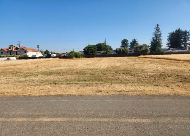 Property at 4436 W Vandergrift Ave, Fresno, CA 93722