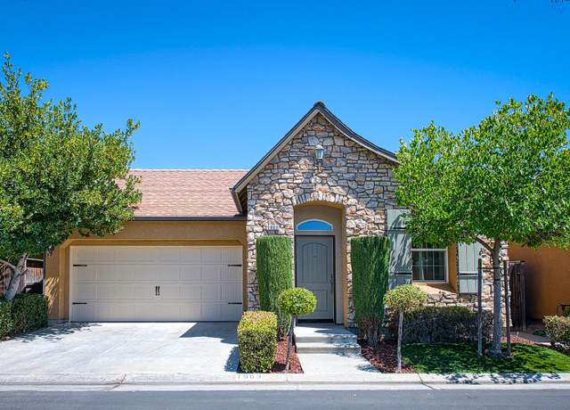 Property at 1963 N Todd Hedrick Ln, Clovis, CA 93619, 2 beds, 2 baths