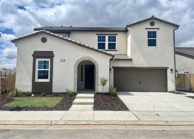 Property at 882 Thunder Rd S, Madera, CA 93636, 4 beds, 3 baths
