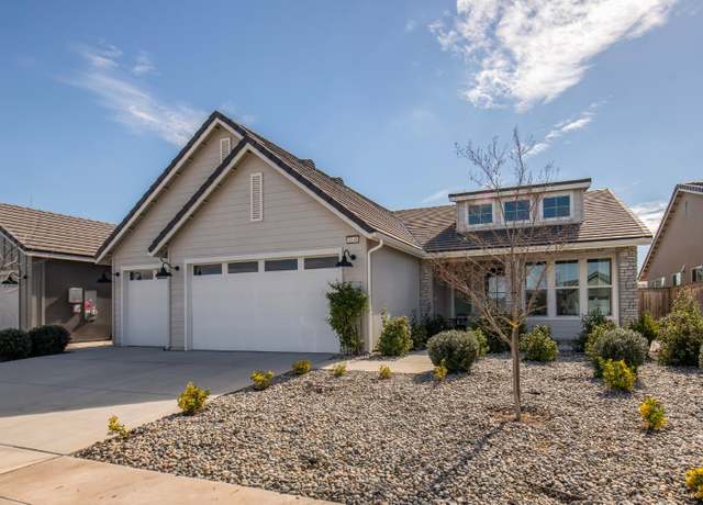 Property at 1140 Farmhouse Ave, Clovis, CA 93619, 3 beds, 2 baths