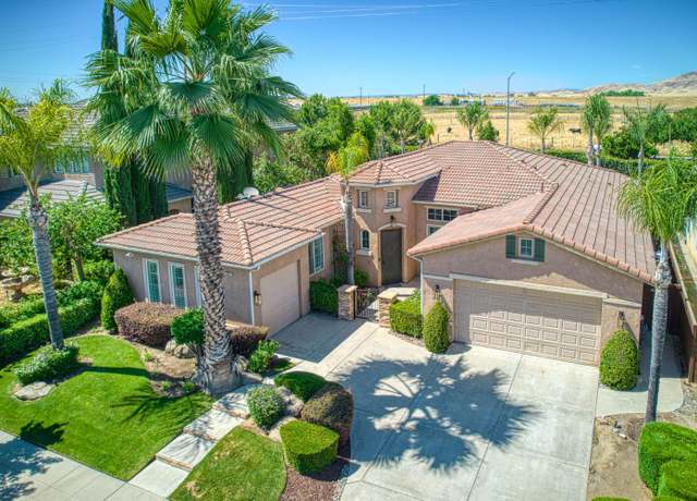 Property at 3081 Serena Ave, Clovis, CA 93619, 4 beds, 3 baths