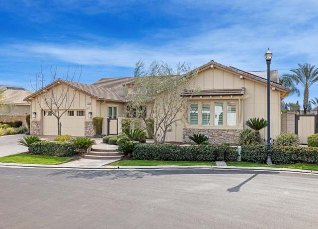 Property at 2079 E Bluff View Dr, Fresno, CA 93730, 4 beds, 3.5 baths