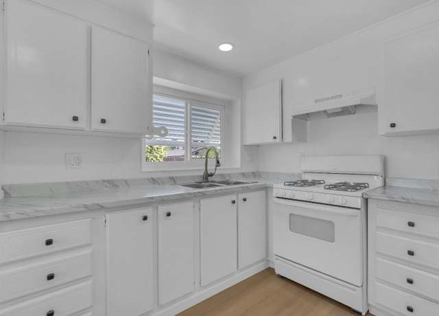 Property at 105 W Herndon Ave Spc 30, Pinedale, CA 93650, 2 beds, 1 bath