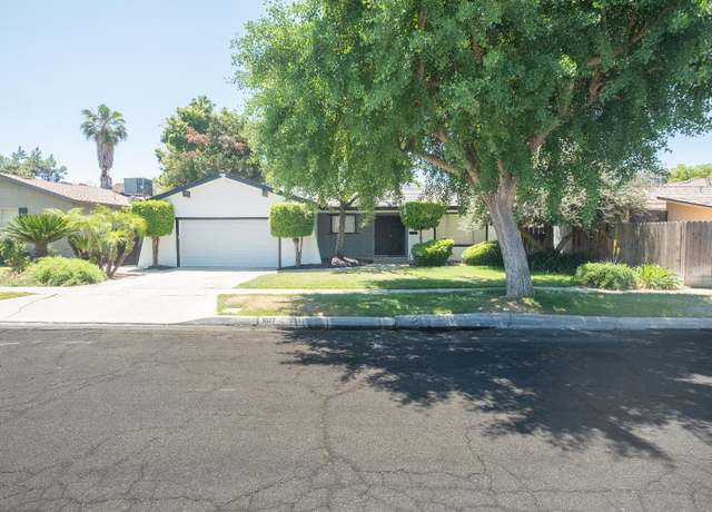 Property at 1617 W Indianapolis Ave, Fresno, CA 93705, 3 beds, 1.75 baths