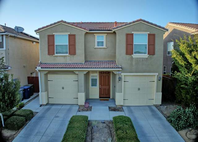 Property at 3869 Griffith Ave, Clovis, CA 93619, 4 beds, 2.75 baths