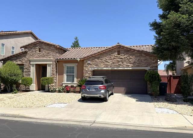 Property at 3257 Twain Ave, Clovis, CA 93619, 4 beds, 2 baths