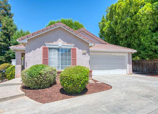 Property at 7518 N Trellis Cir, Fresno, CA 93720, 3 beds, 1.75 baths