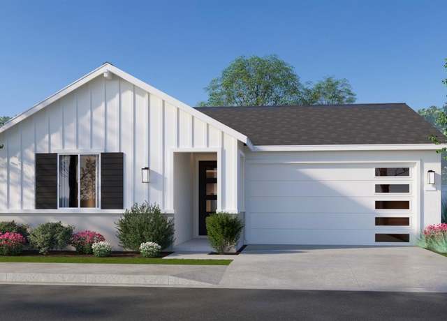 Property at 1895 N Mckelvey Ave, Fresno, CA 93727, 4 beds, 2 baths