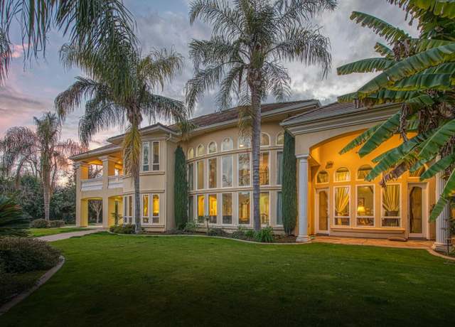 Property at 4266 N College Ave, Fresno, CA 93704, 6 beds, 5 baths