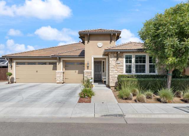 Property at 3573 Hermosa Ave, Clovis, CA 93619, 3 beds, 2.5 baths