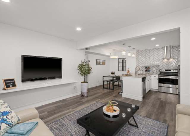 Property at 2881 E Huntington Blvd #118, Fresno, CA 93721, 1 bed, 1 bath