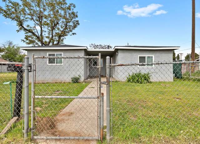 Property at 2416 S Cedar Ave, Fresno, CA 93725, 3 beds, 2 baths